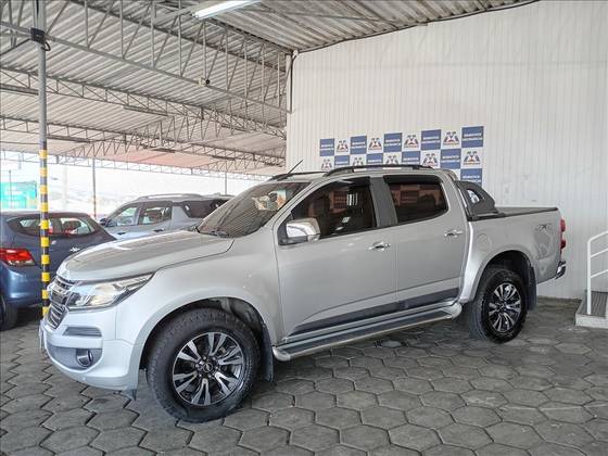 CHEVROLET S10 2.5 LTZ 4X4 CD 16V FLEX 4P MANUAL CHEVROLET S10 2.5 LTZ 4X4 CD 16V FLEX 4P MANUAL